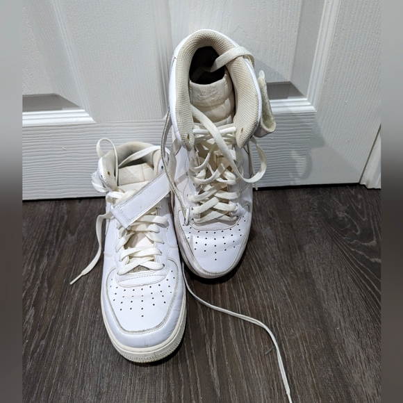 Nike Other - Men's Nike Air Force 1 Mid Size 11